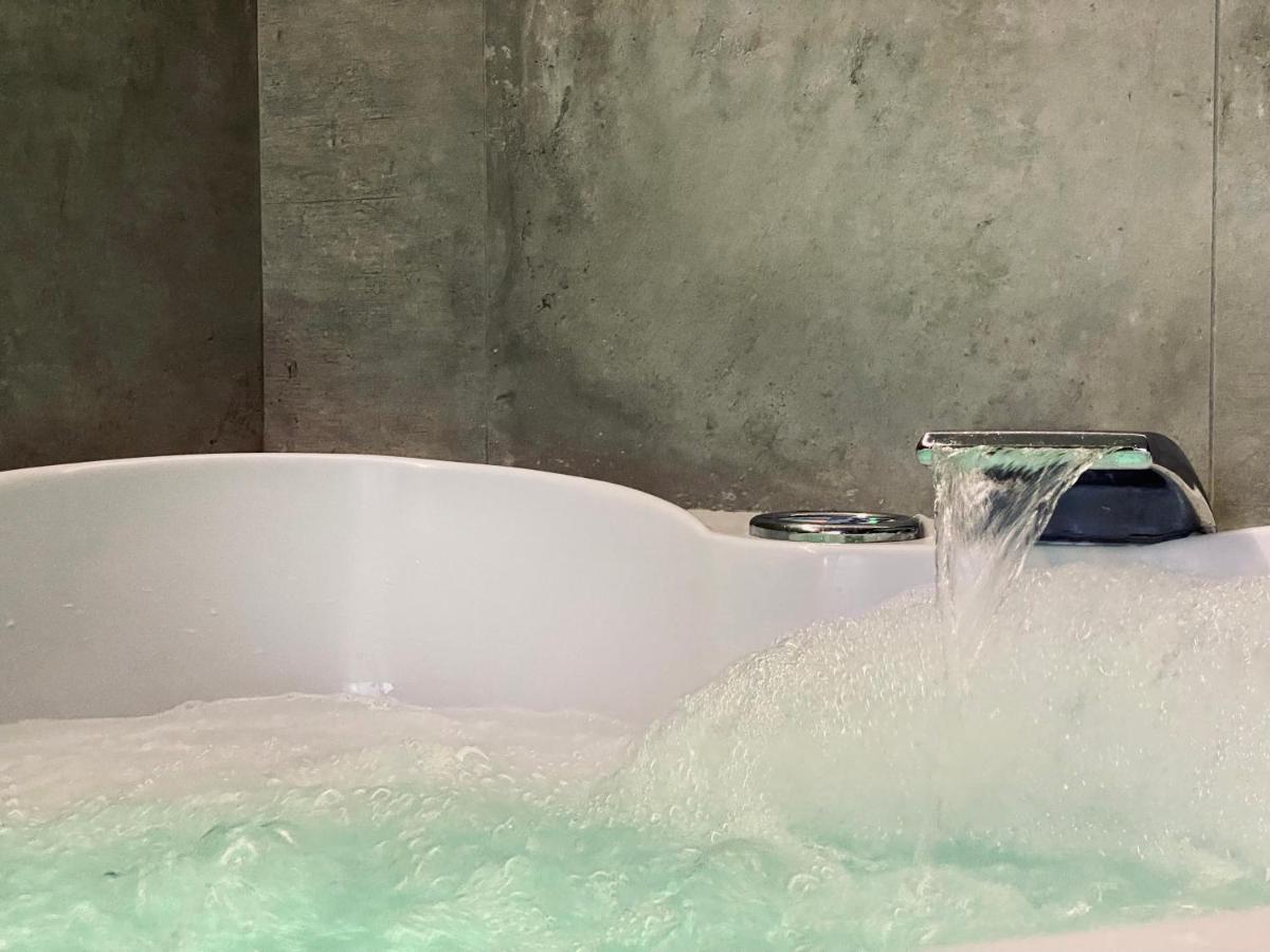 Apartment Premium Jacuzzi For Couples, Old Town Cracovia Exterior foto
