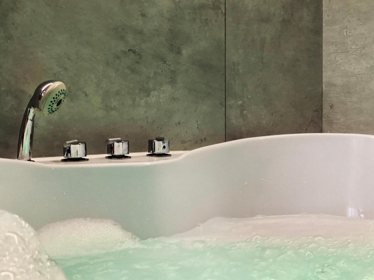 Apartment Premium Jacuzzi For Couples, Old Town Cracovia Exterior foto