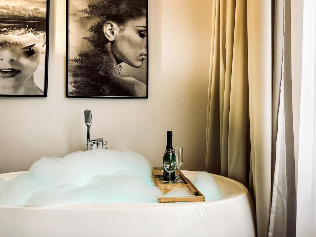 Apartment Premium Jacuzzi For Couples, Old Town Cracovia Exterior foto